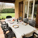 Vakantiehuis Les Acacias - Confort Et Tranquillite
